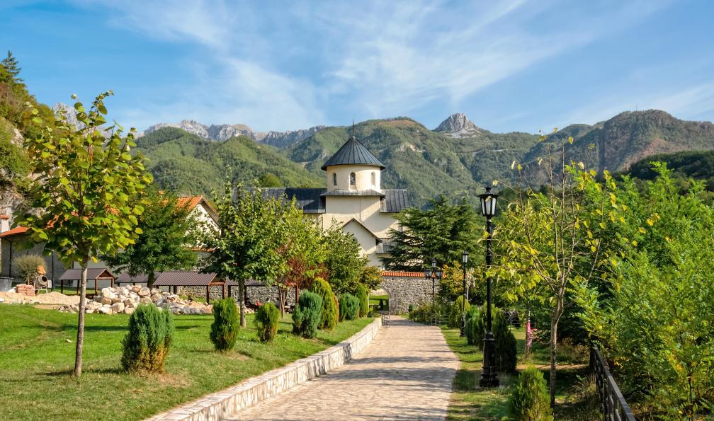 Valerie2000 - stock.adobe.com - Le monastère orthodoxe serbe de Moraca au Monténégro, fondé en 1252 - Insolite Monténégro - 7