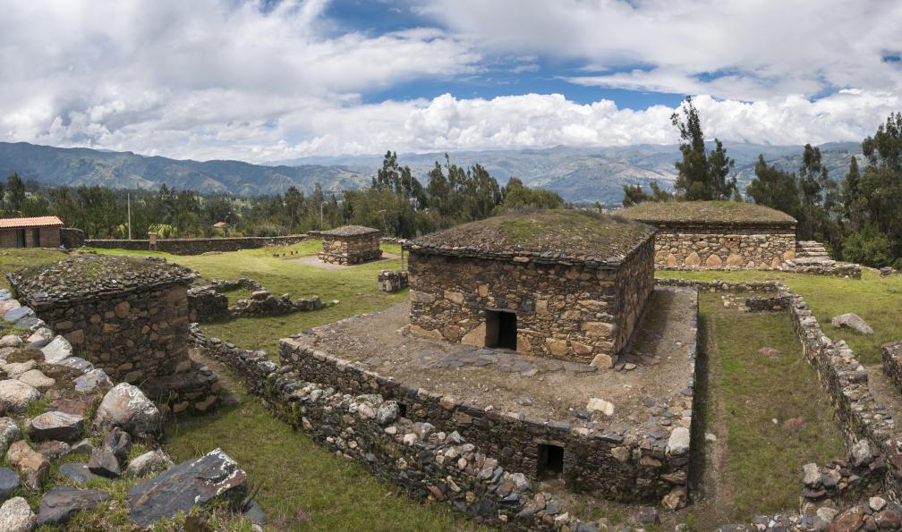 tbradford -  Istock 514580738  -  Les ruines de IChic Wilcawain à Huaraz, au Pérou - De l'Ausangate à la cordillère Blanche - 7