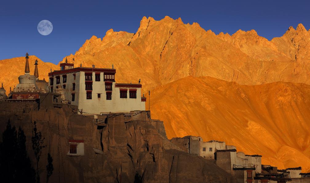 Dietmar Temps  -  shutterstock -  Monastère de Lamayuru, Ladakh, Inde - Petit Tibet: Trek dans la vallée de Sham - 5