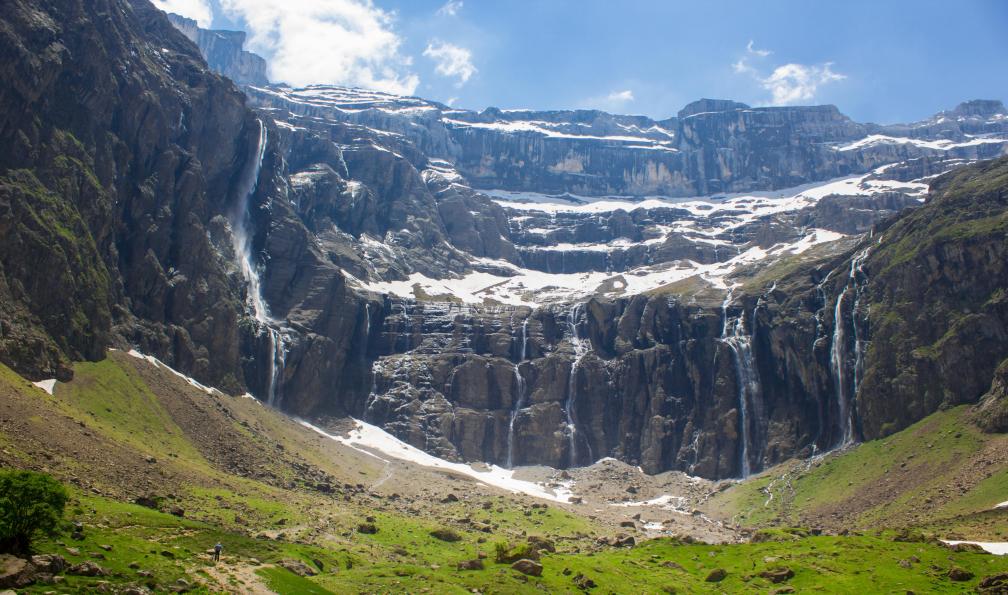 dmelnikau -  Istock -  Cirque de Gavarnie;France - Cirque de Gavarnie et canyon d'Ordesa - 3