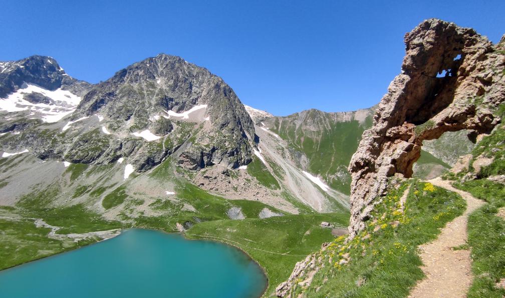 Hauer - Florian - Roche percée en forme d'arche et lac de la Muzelle, La Muzelle, Ecrins, France - Le tour des Ecrins - 8