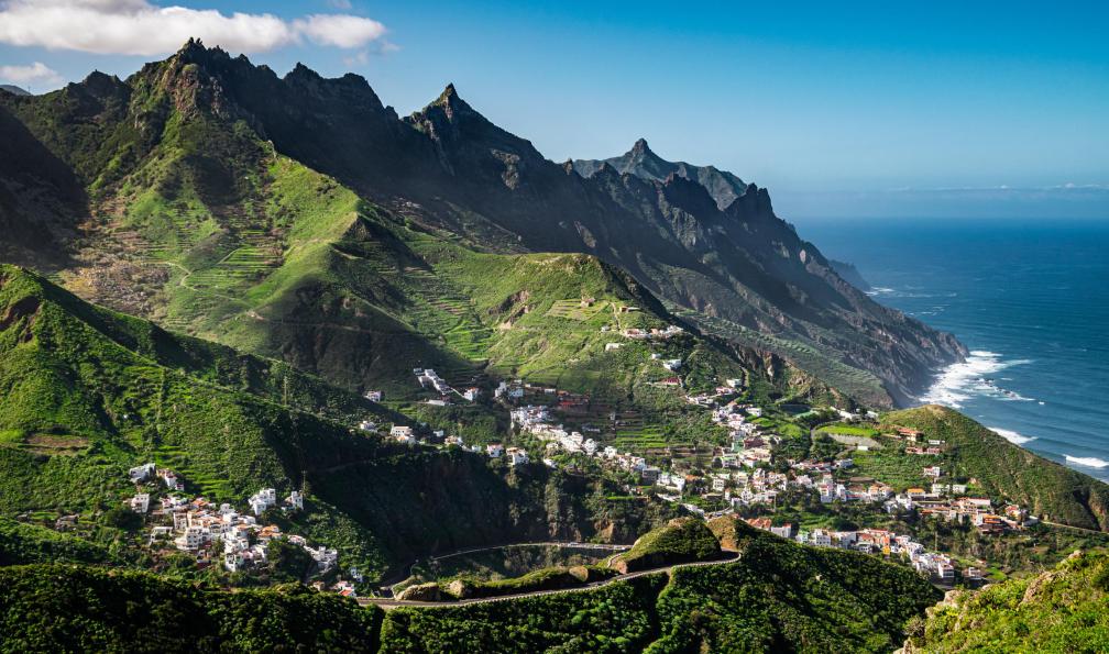 Maritxu22 - Adobe Stock - Parc rural dAnaga vu depuis le point de vue dEl Bailadero vers les villages dAzanos et Taganana à Tenerife - Tenerife, à l'assaut du Teide - 1