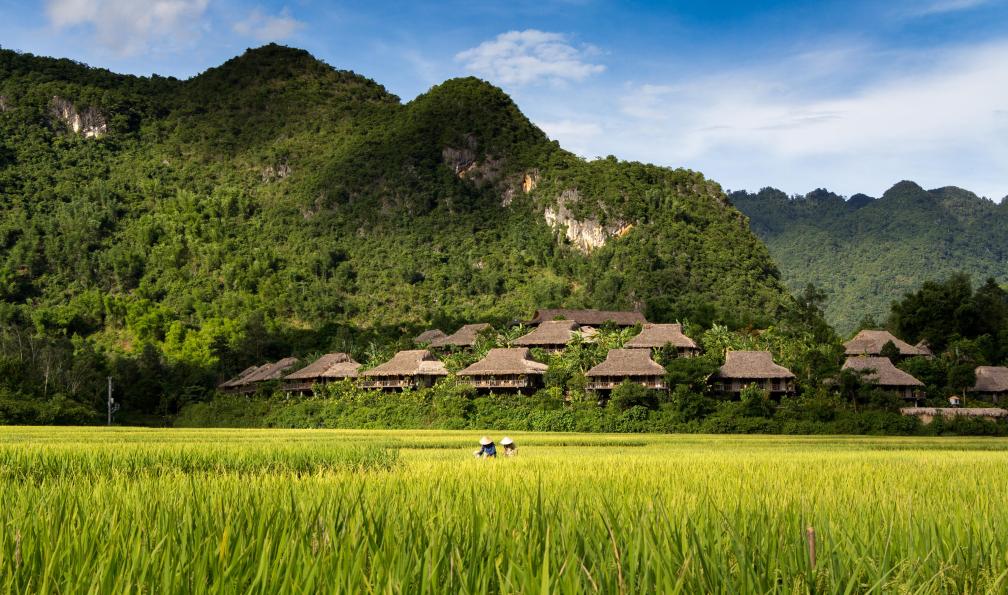 Carl Dupont  -  shutterstock -  Village, Mai Chau, Vietnam - Ma famille au pays du Dragon - 1