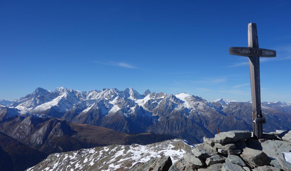 Xavier  -  Fernandes -  Shutterstock -  Croix au sommet du Mont Rogneux, Val de Bagnes;Suisse - Autour des Grands Combins - 14