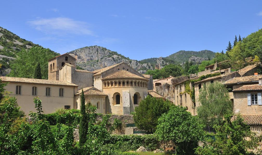 Fotolia -  Village de Saint-Guilhem-le-Désert, Hérault, Occitanie, Massif central. - Cévennes, Navacelles et Saint Guilhem - 3