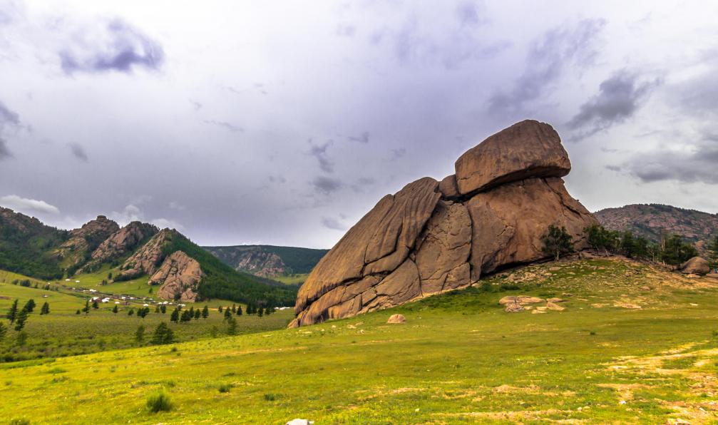 RPBaiao -  Shutterstock -  Rocher Tortue  dans le parc national Terelj;Mongolie - Le trek nomade - 3