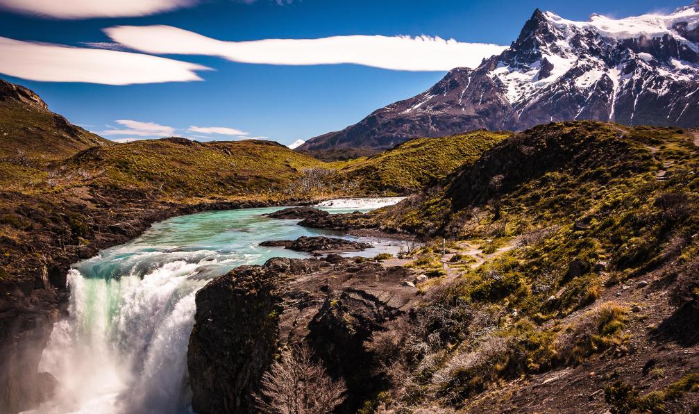 Ed Gazzinelli - Adobe Stock - Chute deau, Salto Grande, Parc National Torres del Paine, Patagonie, Chili - Immersion en Patagonie et Terre de Feu - 9