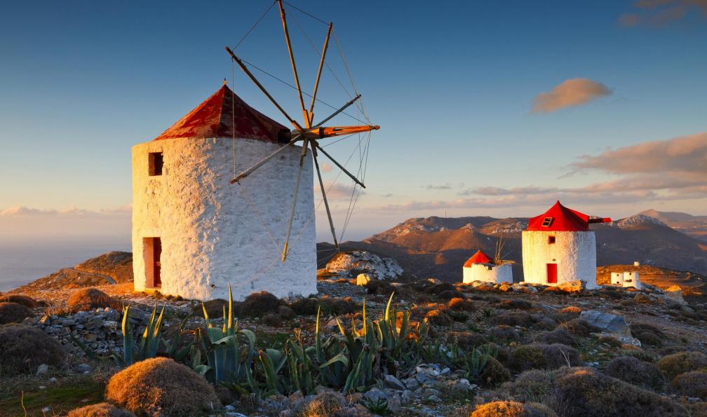 milangonda -  istock -  Moulins à vent sur Amorgos, Grèce - Naxos et Amorgos - 6