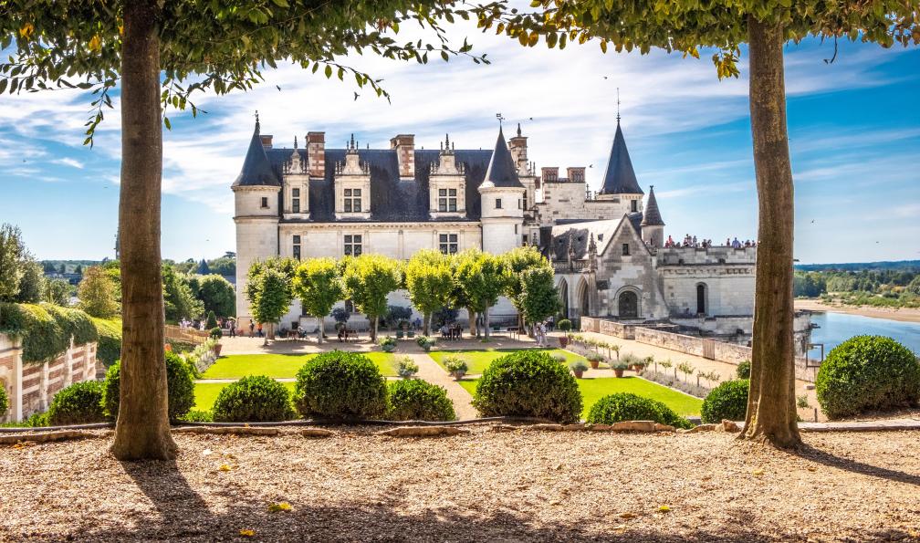 Dmitri - Adobe stock - Château d'Amboise et son jardin renaissance, Loire, France - La Loire à vélo en famille: de Blois à Amboise - 3