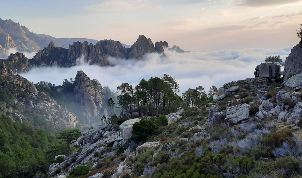 Raphaël - Adobe stock - Panorama près du refuge de Paliri, GR20, Corse - Le GR20 en liberté, à la carte - 8
