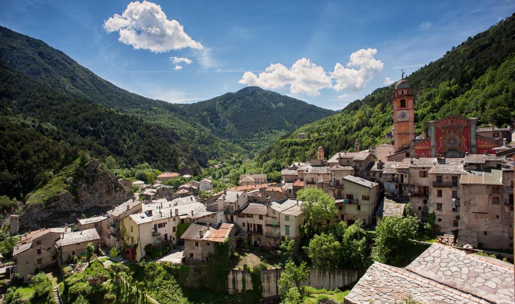 timsaxon -  Istock -  Village de Tende dans le Parc National du Mercantour;France - Le Mercantour en étoile depuis Casterino  - 4