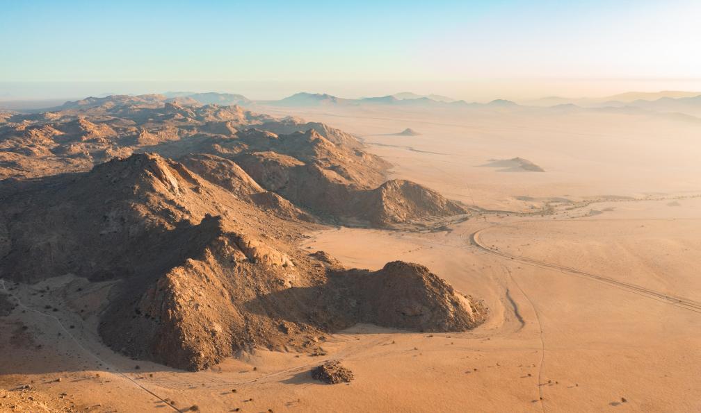 Chloé - Crétois - Désert du Namib montagnes vu drone - Grande randonnée en Namibie - 7