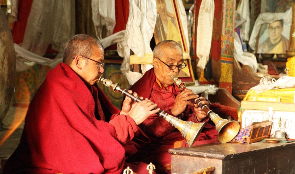 Nirmala Gurung -  Moines bouddhistes, Vallée de Tsum, Népal - Tour du Manaslu et vallée de Tsum - 4
