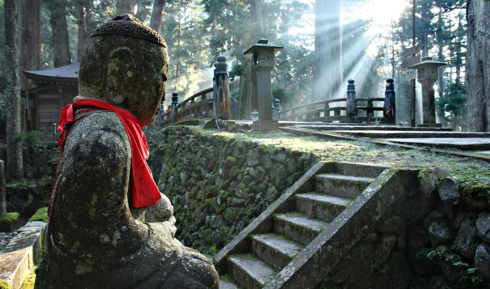 ncousla -  Istock -  Cimetière du Mont Kōya;Japon - Randonnées zen au Japon - 3