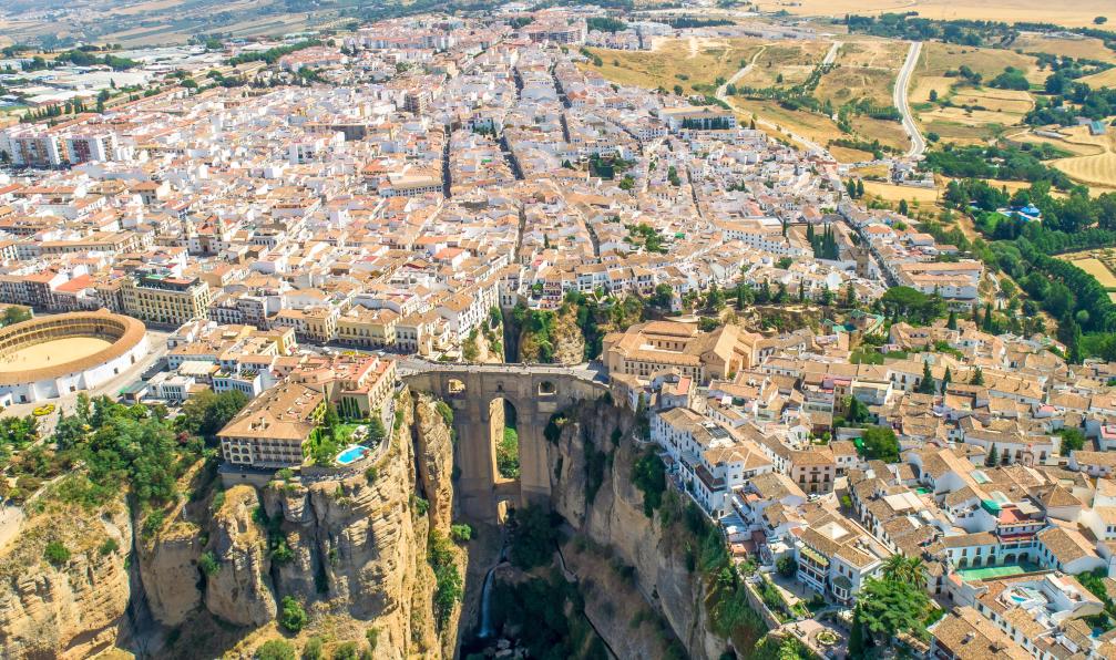 Ismael - stock.adobe.com - Vue aérienne de la ville ancienne de Ronda, Andalousie, Espagne - L'essentiel de l'Andalousie - 3
