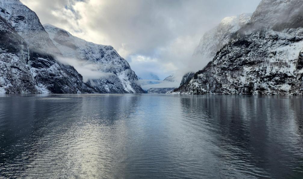 Goujaud - Sebastien - Vue hivernale sur le Fjord de Nærøyfjord en Norvège. - Découverte hivernale des fjords norvégiens - 7