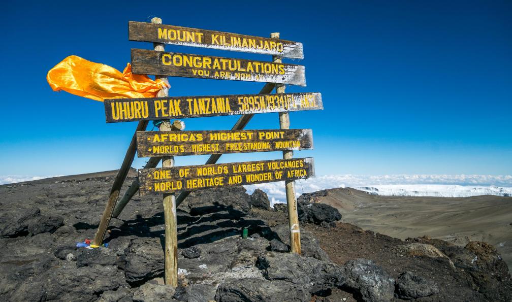 Jacek_Sopotnicki -  Istock -  Uhuru Peak, le mont Kilimandjaro; Tanzanie - Kilimandjaro : voie Machame - 1