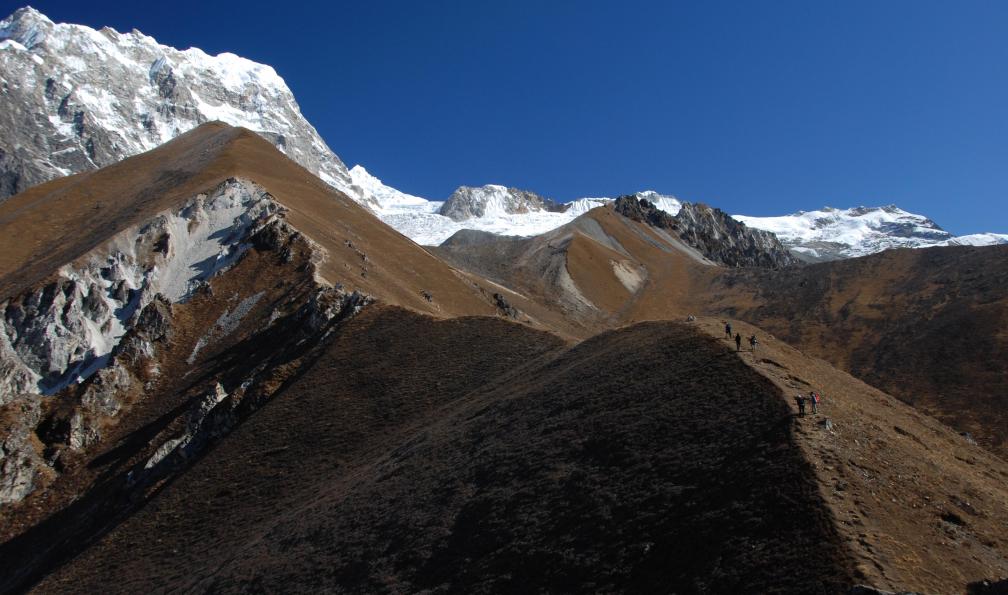 Bancilhon -  jérémie -  Randonneur faisaent l'ascension d'un sommet dans Langtang, Népal - Vallée du Langtang et lacs sacrés de Gosainkund - 5