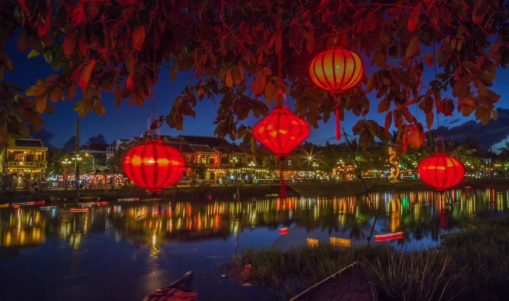 Gargolas -  istock -  Lanternes et lumière colorées à Hoi An, Vietnam - Vietnam, pays du dragon - 5
