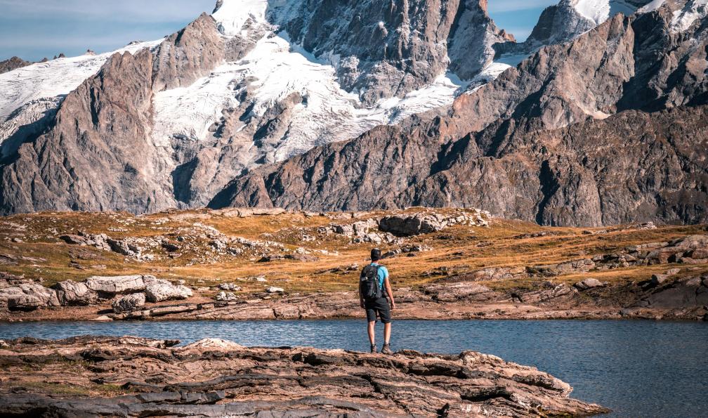 Lafrasse - Mickaël - Ranonneurt au lac Lérié et lac Noir, nichés sur le plateau dEmparis, qui sont de magnifiques belvédères face aux arêtes de la face nord de La Meije et du Râteau (3 809 m), Oisans, Alpes, France - Ecrins et Clarée, les plus beaux lacs - 4