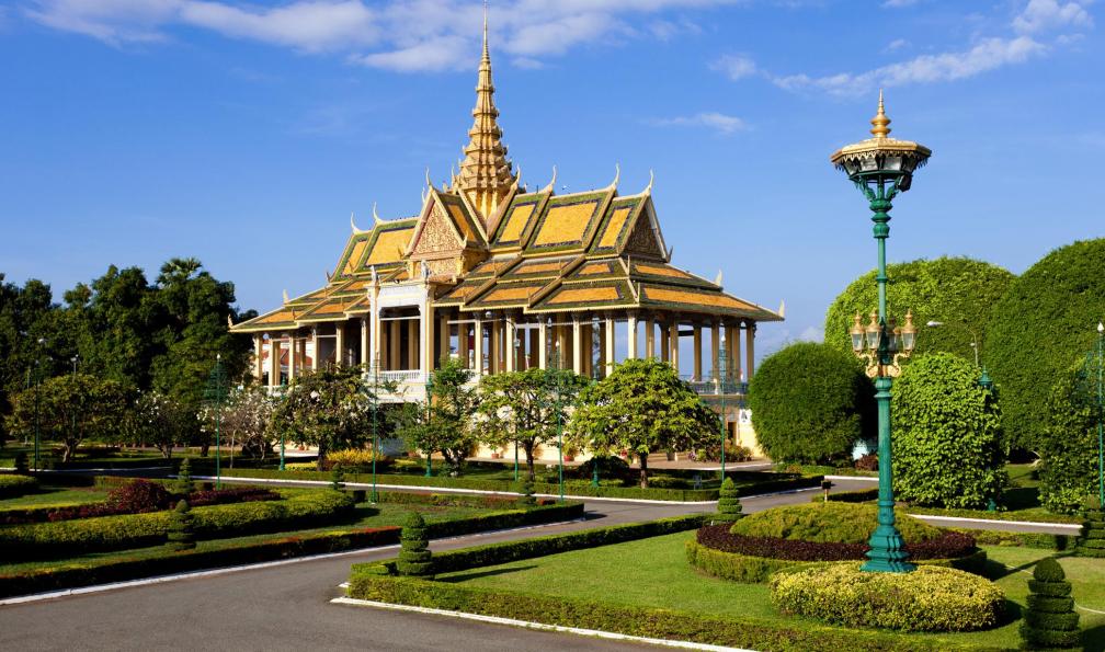 holgs -  istock -  Pagode d'Argent et le Grand Palais, Phnom Penh, Cambodge - Angkor, Kampot et Kirirom - 10