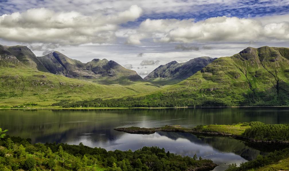 simonbradfield -  Istock -  Loch Torridon dans les Highlands du Nord-Ouest;Ecosse - Les routes enchantées d'Ecosse - 11