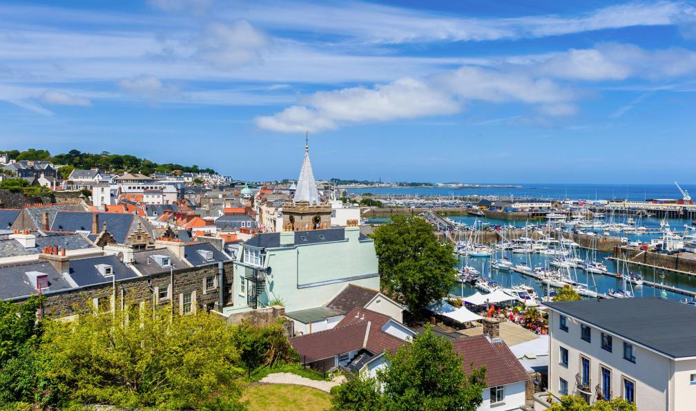 Allard1 -  istock -  Ville de Saint Peter Port, Guernesey, Angleterre - Sentiers côtiers des îles anglo-normandes - 2