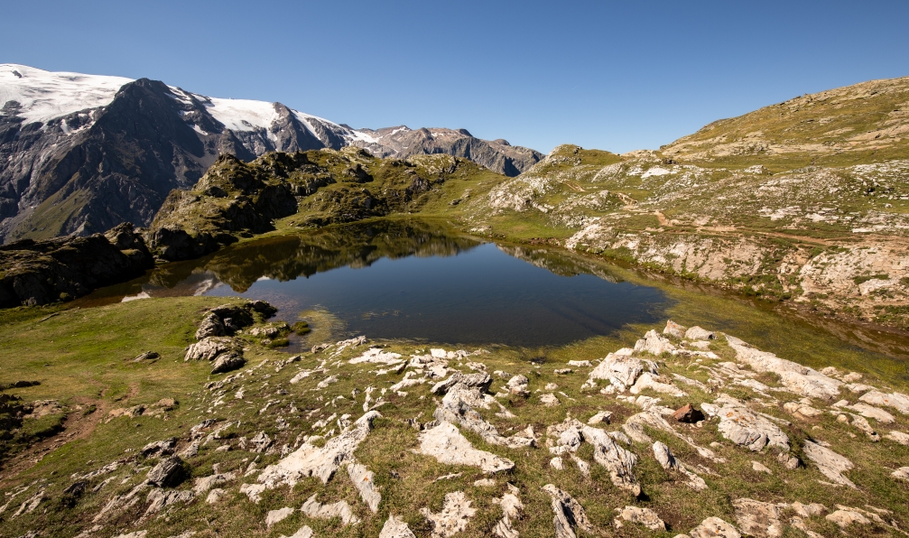 Serge  -  Goujon -  Shutterstock -   lac Lérié sur le plateau de Emparis;France - Le tour des Ecrins - 4