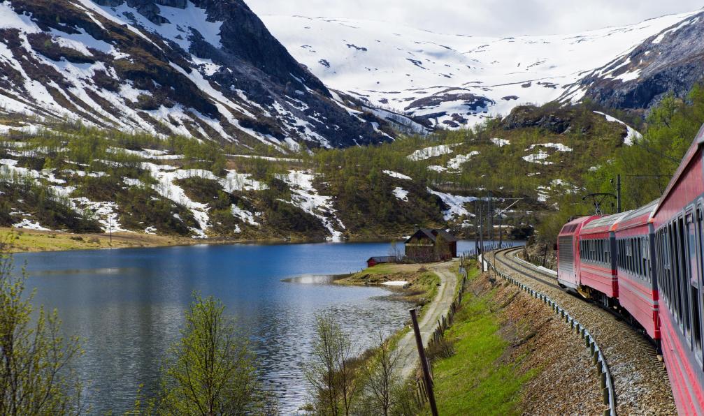 stockstudioX -  istock -  Train de Bergen à Oslo, Norvège - Des grands fjords aux îles Lofoten - 3