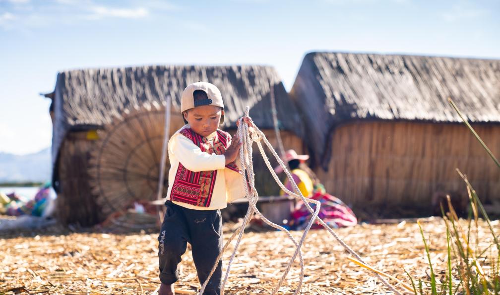 Crétois - Chloé - Enfant sur les îles flottantes des Uros, Lac Titicaca, Pérou
 - Inca Colca - 2
