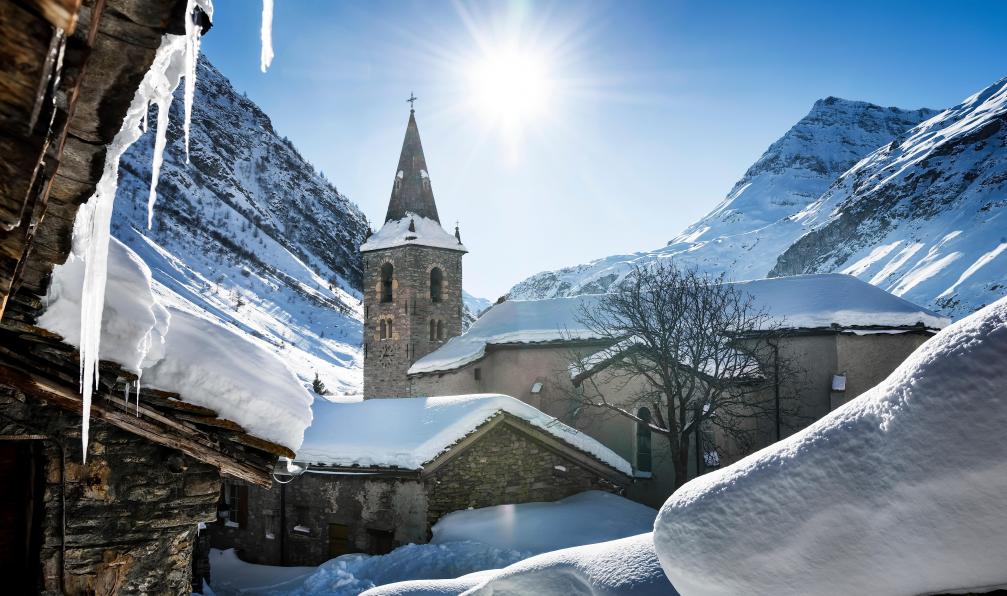 Prève - Beatrice - Adobe stock - Le village de Bonneval-sur-Arc en hiver, Alpes, France - Les 3000 de haute Maurienne à skis - 2