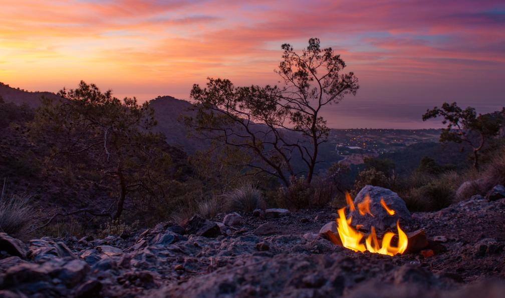 Belinska - Svitlana - Adobe Stock - Flammes de gaz souterraines du mont Chimaera, Cirali, Côte Lycienne, Turquie  - Sentiers des dieux et criques turquoises - 7