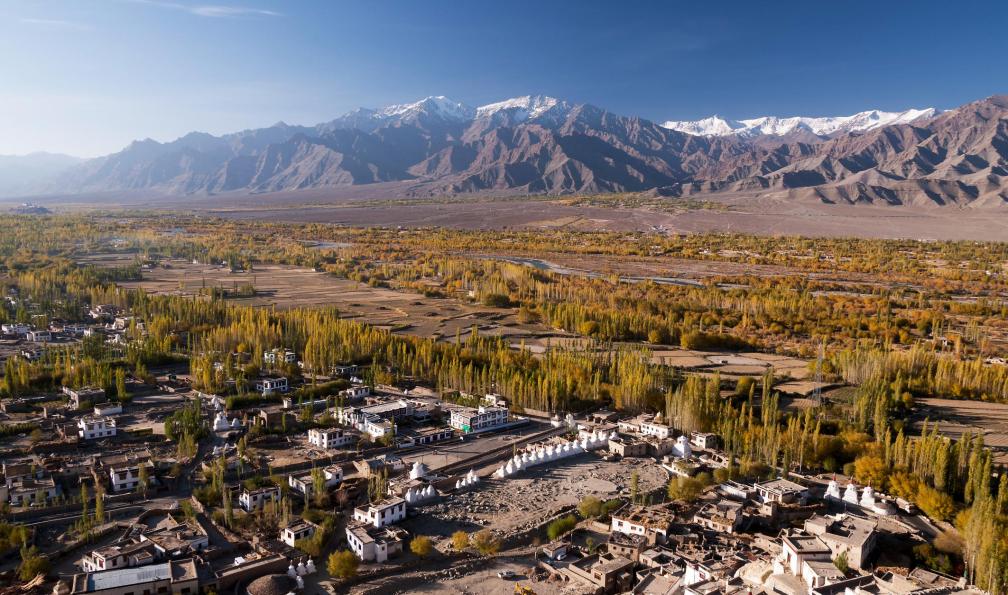 mahroch -  istock -  Vallée de l'Indus près du monastère de Tiksey, Ladakh, Inde - Merveilles du Ladakh sur mesure - 4