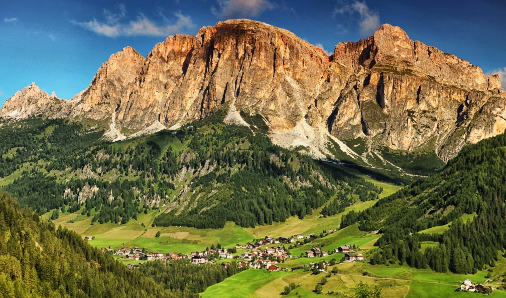 MarcoMarchi -  istock -  Village de Corvara et Dolomites, Italie - A la découverte des panoramas dolomitiques - 4