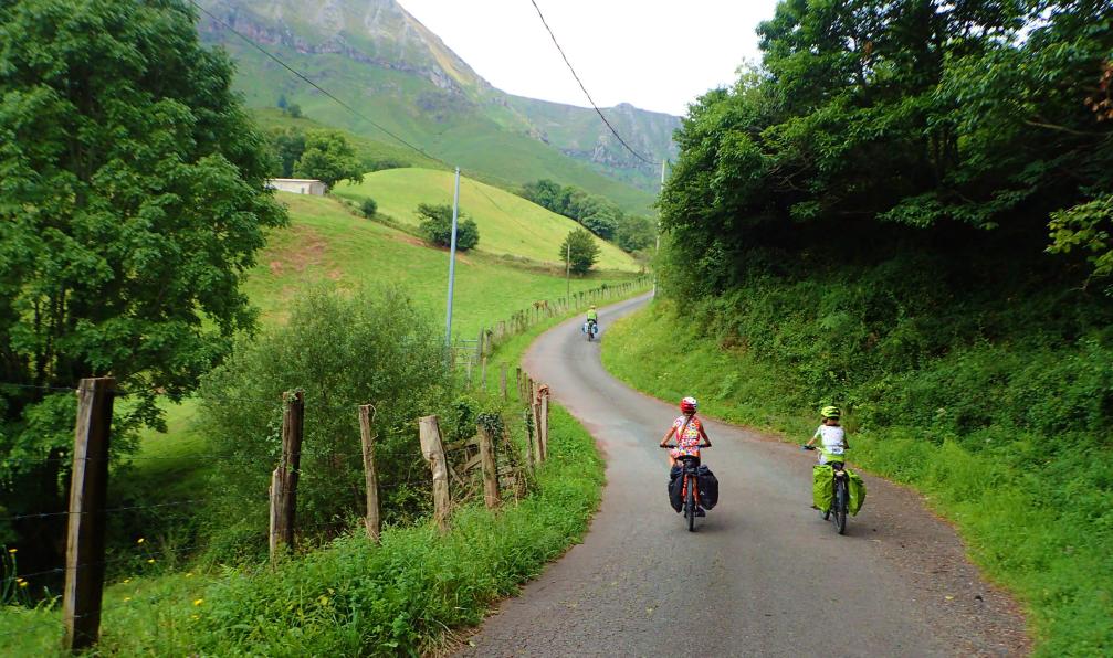 Riva - Gaël - Cyclistes au pays basque, Pyrénées, France - Traversée du pays basque à vélo - 3