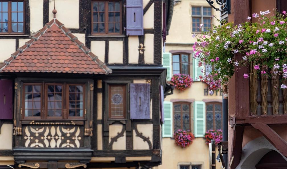 Raul - Adobe stock - Façades à colombage dans le village de Turckheim, France - Trek alsacien, entre vignes et montagnes - 7