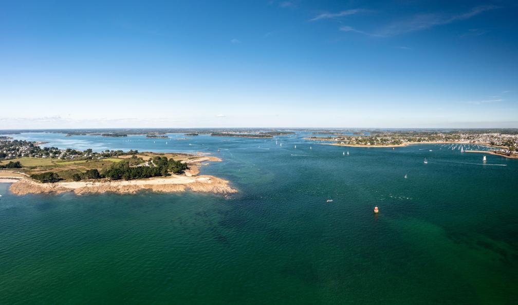 Bellanger - Fabien - Unsplash - Vue sur le Golf du Morbihan, Bretagne - Escapade à vélo dans le golfe du Morbihan - 4
