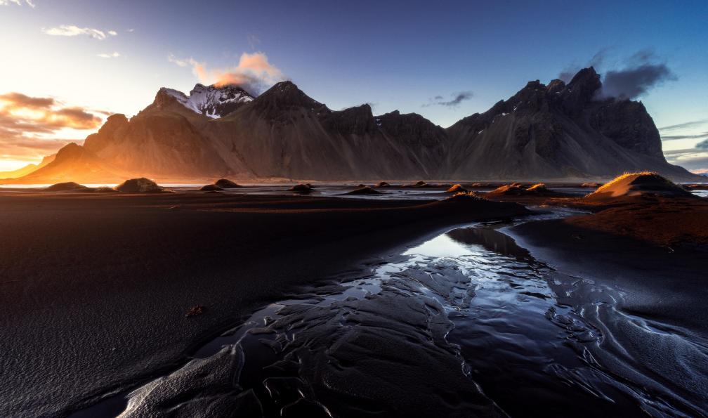 Becker - David - Unsplash - Plage de sable noir de Vik, Islande - Exploration intégrale des hautes terres d'Islande - 6