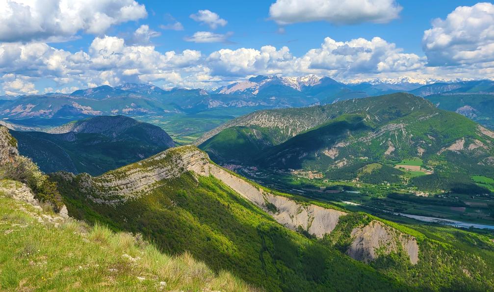Pellequier - Lucie - Vue sur le Devoluy depuis la crête de l'Eyglière en France. - Escapade en Baronnies Provençales - 10