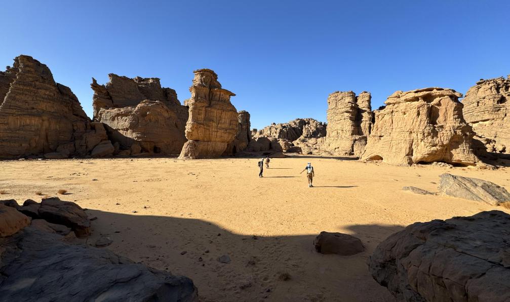 Bréan - Alexandre - Randonneurs sur le plateau des Ajjers, Algérie - Au coeur du Sahara préhistorique - 6