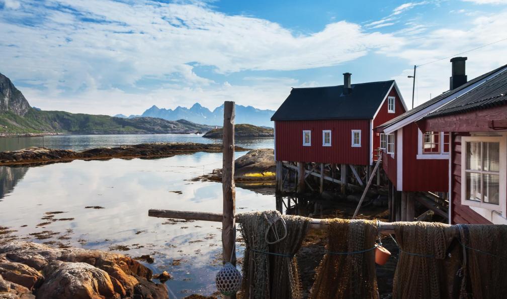 kotangens -  istock -  Cabane à Svolvær, Norvège - Automne boréal : les îles Lofoten - 5