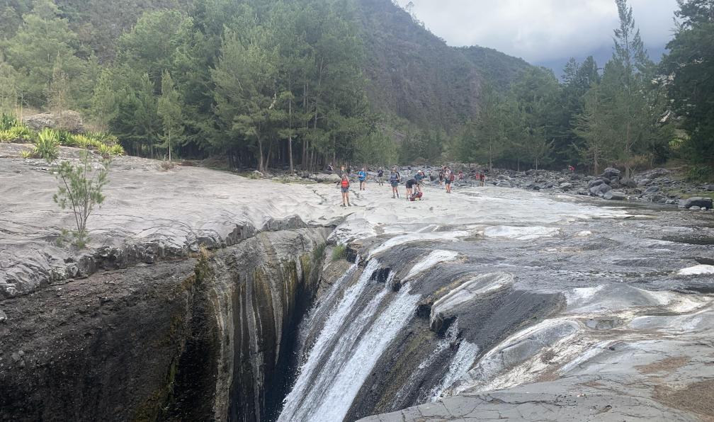Thevenet - Nicolas - Trois Roches, cirque de Mafate, île de la Réunion - Douceurs créoles entre cirques et volcans - 3