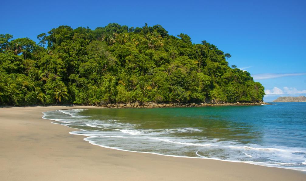 MichaelWarrenPix -  istock -  Manuel Antonio, Costa Rica - Pura Vida Trek - 5