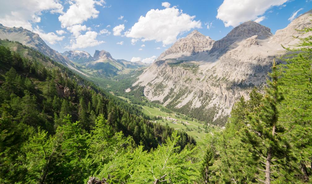 illpaxphotomatic  -  Shutterstock -  Mont Thabor dans la vallée étroite;France - Mont Thabor et sommets de la Clarée - 2