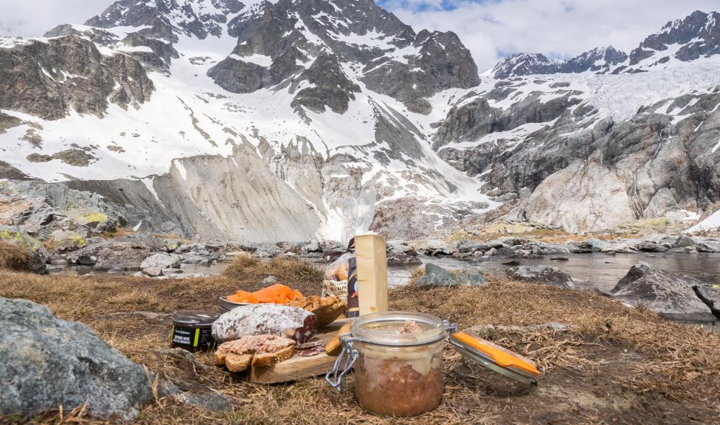 Crétois - Chloé - Produits locaux qui sont donnés lors des pique-niques dans les Alpes du Sud - Cols et sommets des Écrins à raquettes - 8