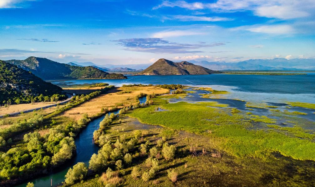 Toma - stock.adobe.com - Le lac de Skadar près du village de Virpazar, Monténégro - Le tour du Monténégro  - 6