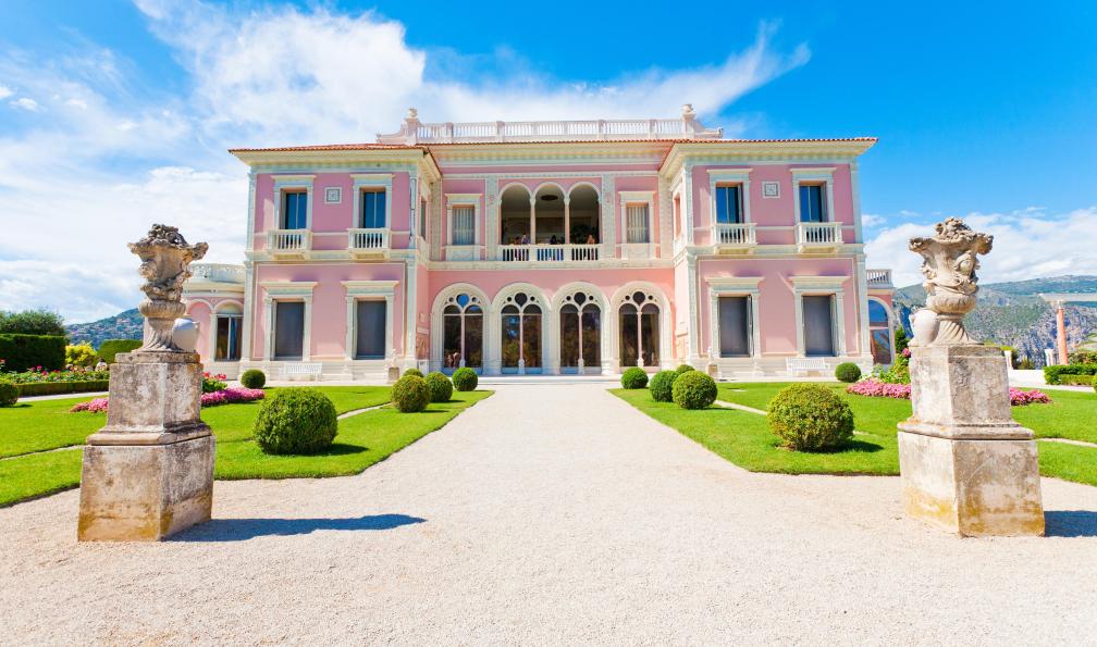 santosha57 - stock.adobe.com - Vue de la Villa Ephrussi de Rothschild depuis le jardin, Saint-Jean-Cap-Ferrat, France - Les balcons d'Azur : de Menton à Nice - 11