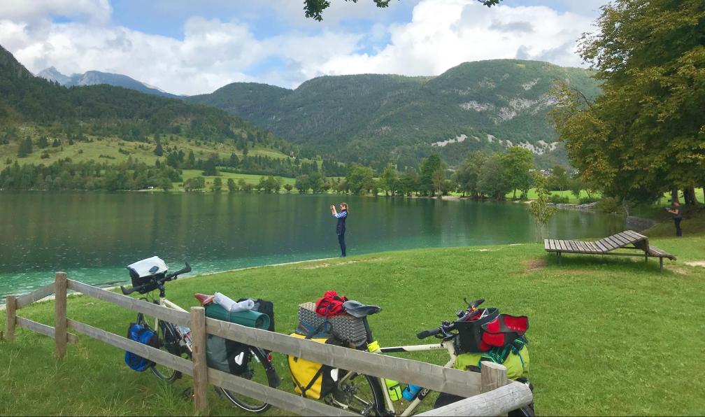Cordonnier - Juliette - Deux vélos sur les rives du lac Bohinj, Slovénie - Les joyaux des montagnes Slovènes à vélo - 4