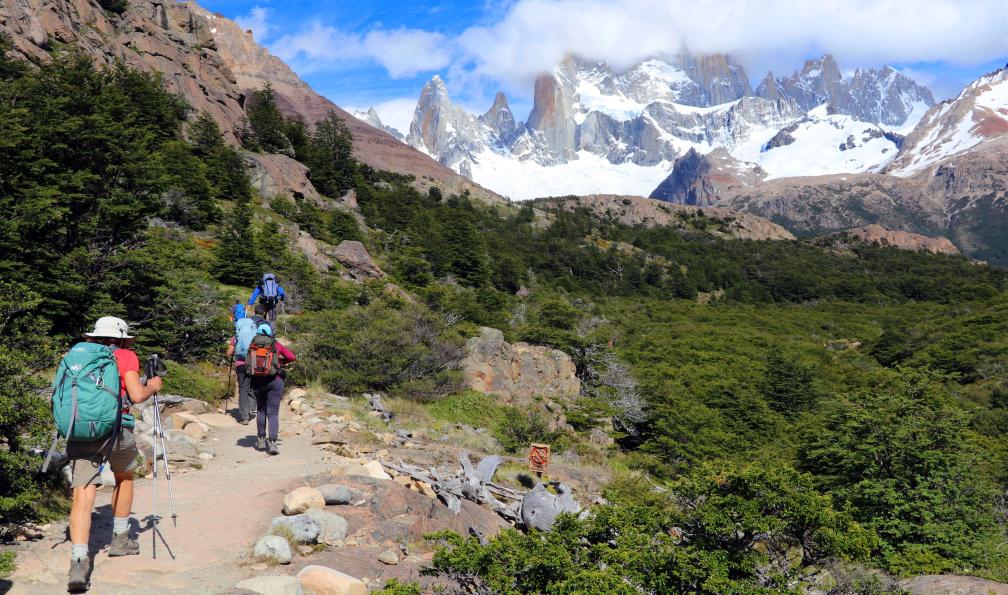 Montambaux - Gilles - Randonneurs sur le sentier du Fitz Roy, Patagonie, Argentine - L'Argentine de bout en bout - 5
