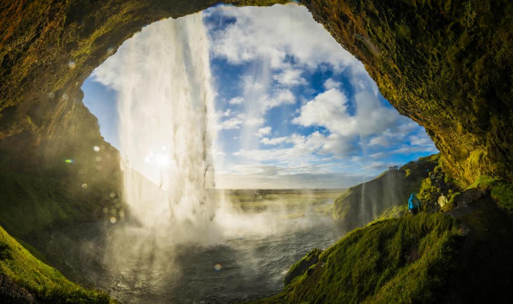 fotoVoyager -  istock -  Cascade de Seljalandsfoss, Islande - Concentré d'Islande, entre volcans et glaciers - 2